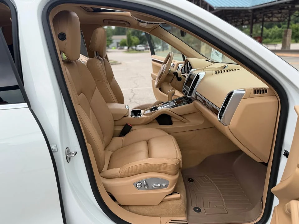 2013 Porsche 958 Cayenne - Image 14 of 20