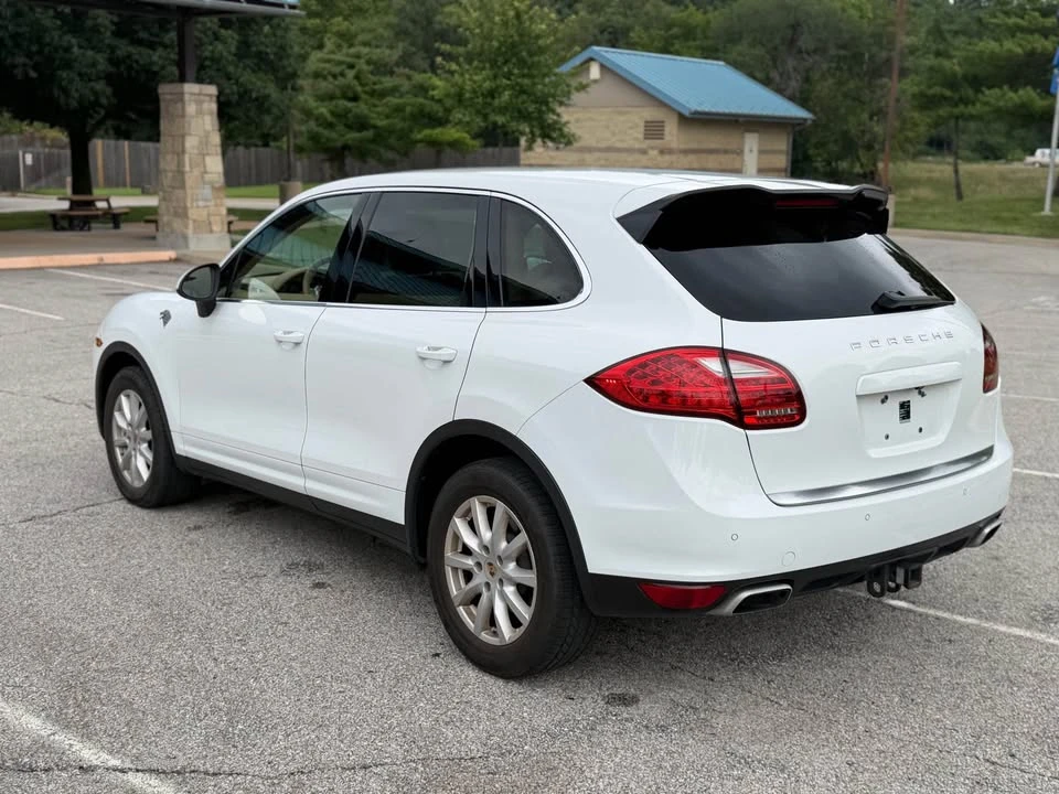 2013 Porsche 958 Cayenne - Image 7 of 20