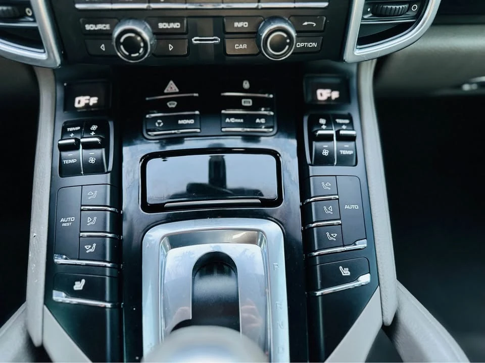 2013 Porsche 958 Cayenne - Image 15 of 20