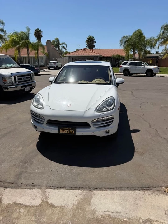 2013 Porsche 958 Cayenne - Image 2 of 9