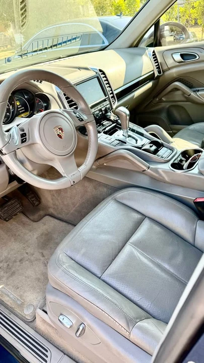 2013 Porsche 958 Cayenne - Image 12 of 15