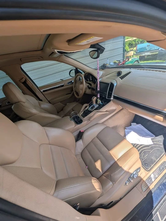 2013 Porsche 958 Cayenne - Image 6 of 16
