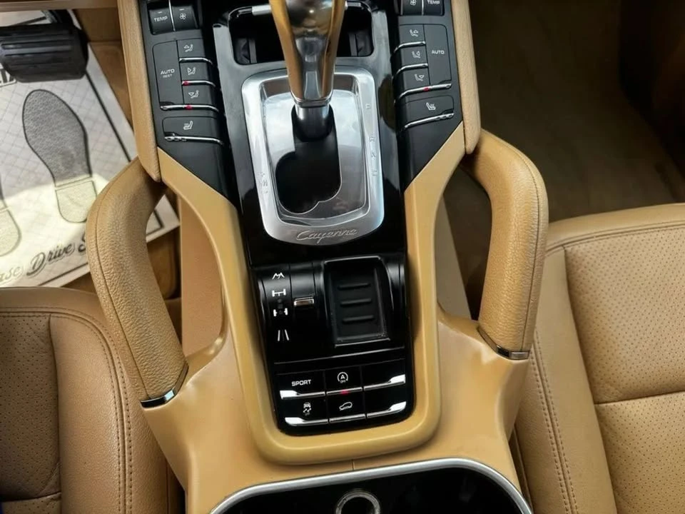 2013 Porsche 958 Cayenne - Image 15 of 20