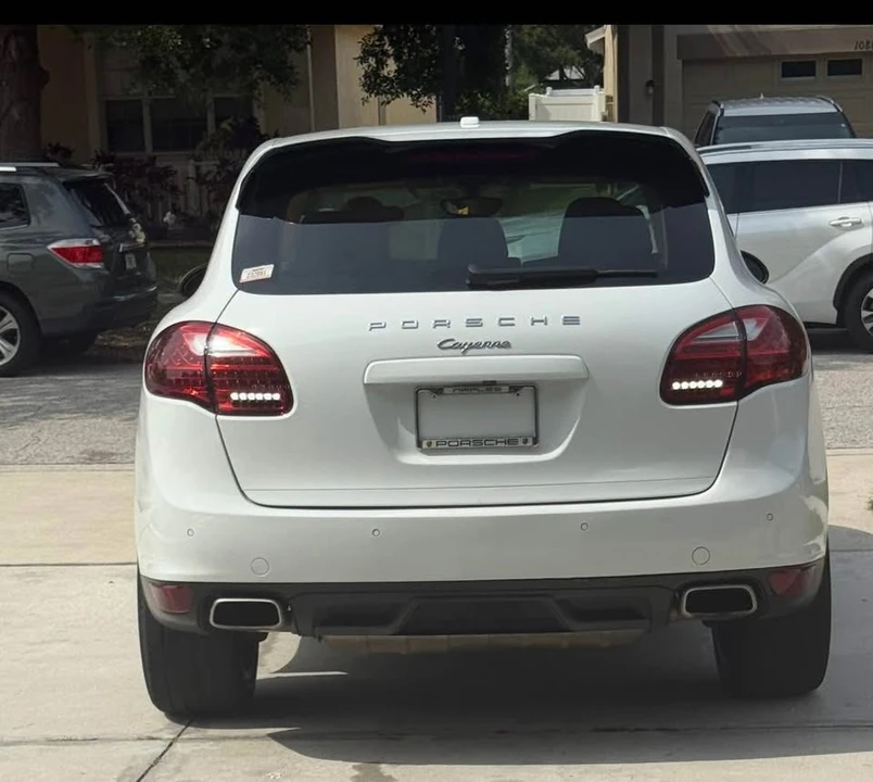 2013 Porsche 958 Cayenne - Image 2 of 10