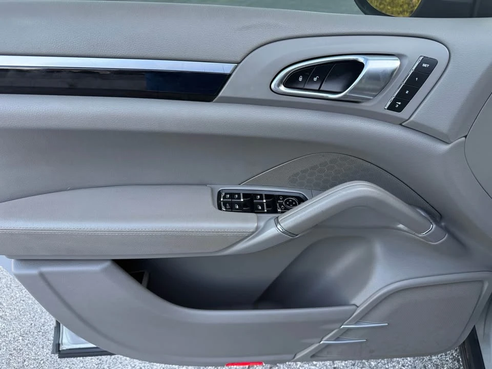 2013 Porsche 958 Cayenne - Image 8 of 20