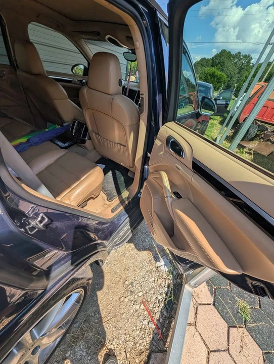 2013 Porsche 958 Cayenne - Image 8 of 16