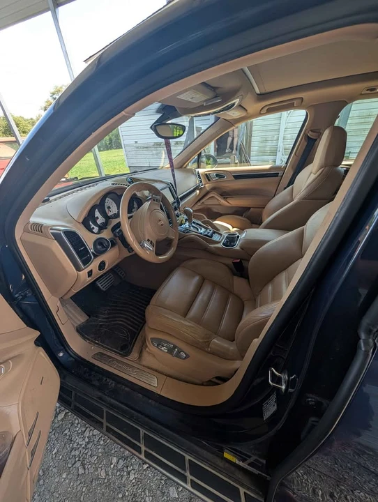 2013 Porsche 958 Cayenne - Image 12 of 16