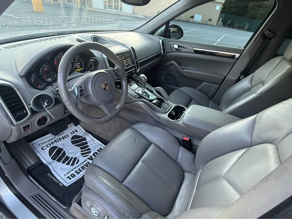 2013 Porsche 958 Cayenne - Image 10 of 20