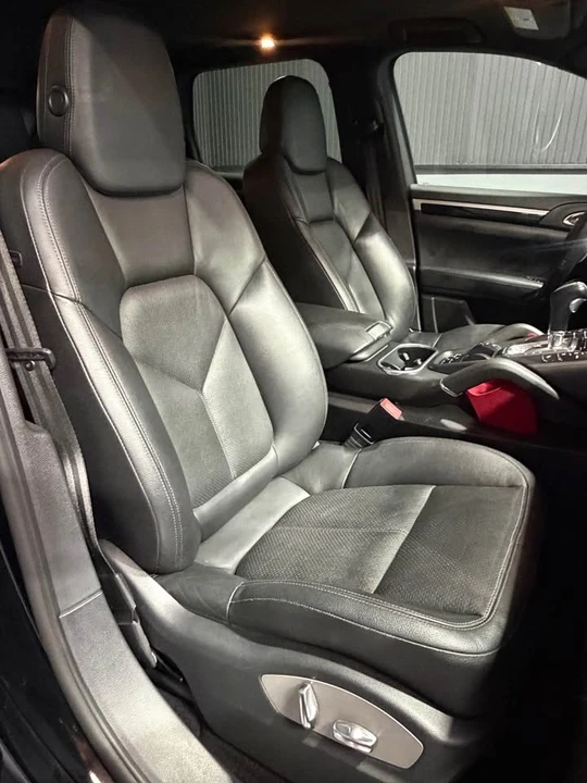 2013 Porsche 958 Cayenne - Image 10 of 12