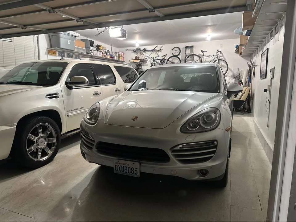 2013 Porsche 958 Cayenne - Image 2 of 20