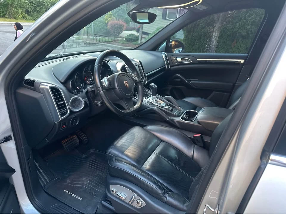 2013 Porsche 958 Cayenne - Image 14 of 20