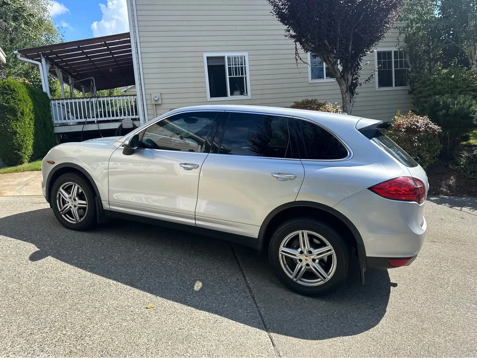 2013 Porsche 958 Cayenne - Image 10 of 20