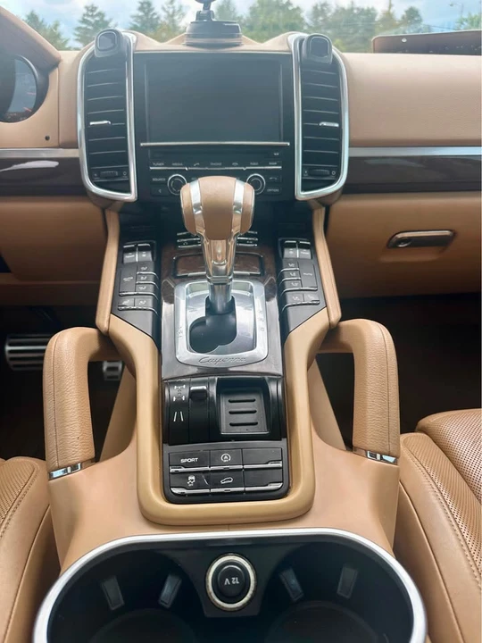 2013 Porsche 958 Cayenne - Image 11 of 18