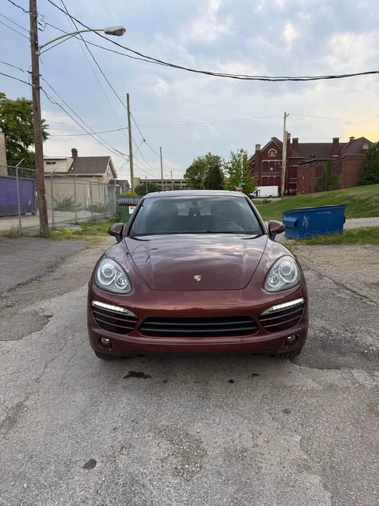 2013 Porsche 958 Cayenne - Image 2 of 9