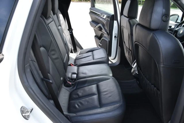 2013 Porsche 958 Cayenne - Image 16 of 17