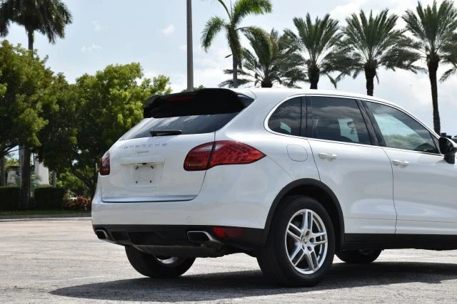 2013 Porsche 958 Cayenne - Image 12 of 17