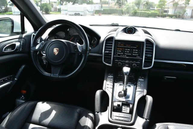 2013 Porsche 958 Cayenne - Image 15 of 17