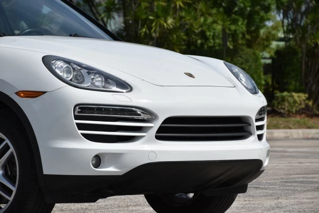 2013 Porsche 958 Cayenne - Image 9 of 17