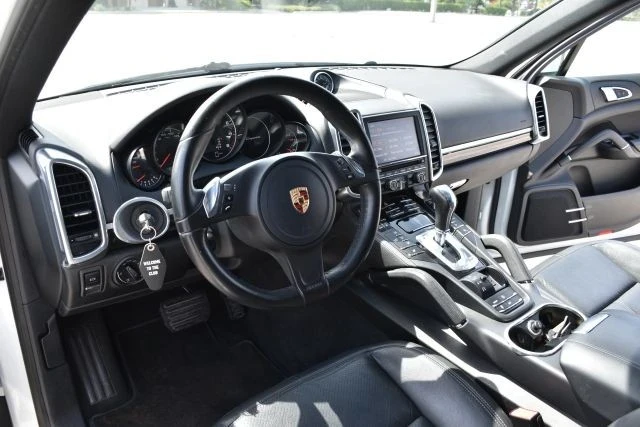 2013 Porsche 958 Cayenne - Image 13 of 17