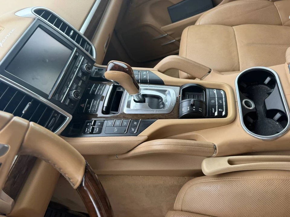2013 Porsche 958 Cayenne - Image 7 of 23