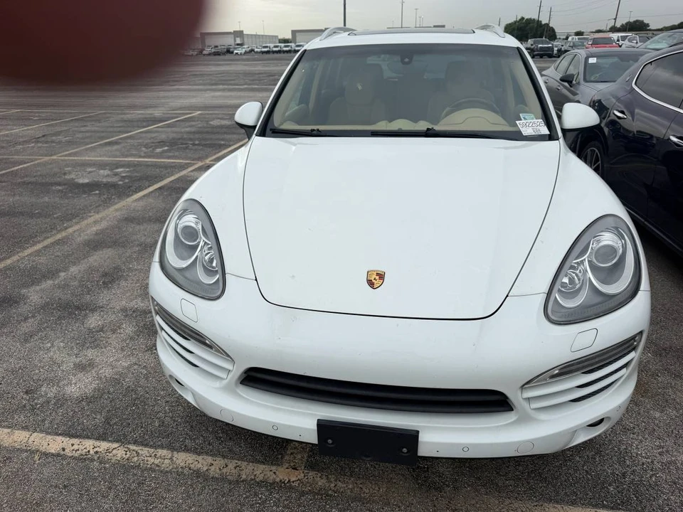 2013 Porsche 958 Cayenne - Image 9 of 23