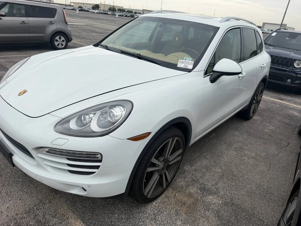 2013 Porsche 958 Cayenne - Image 11 of 23