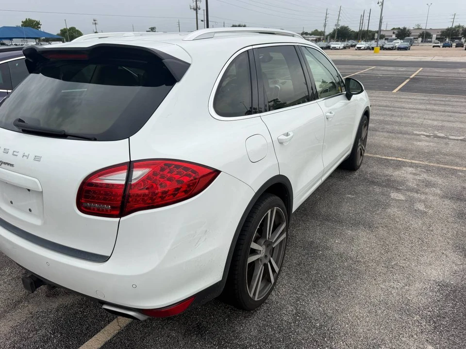 2013 Porsche 958 Cayenne - Image 19 of 23