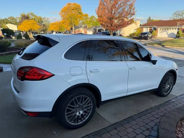 2013 Porsche 958 Cayenne - Image 2 of 11