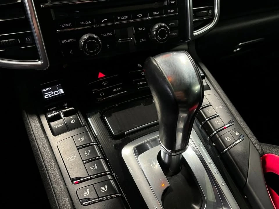 2013 Porsche 958 Cayenne - Image 16 of 19