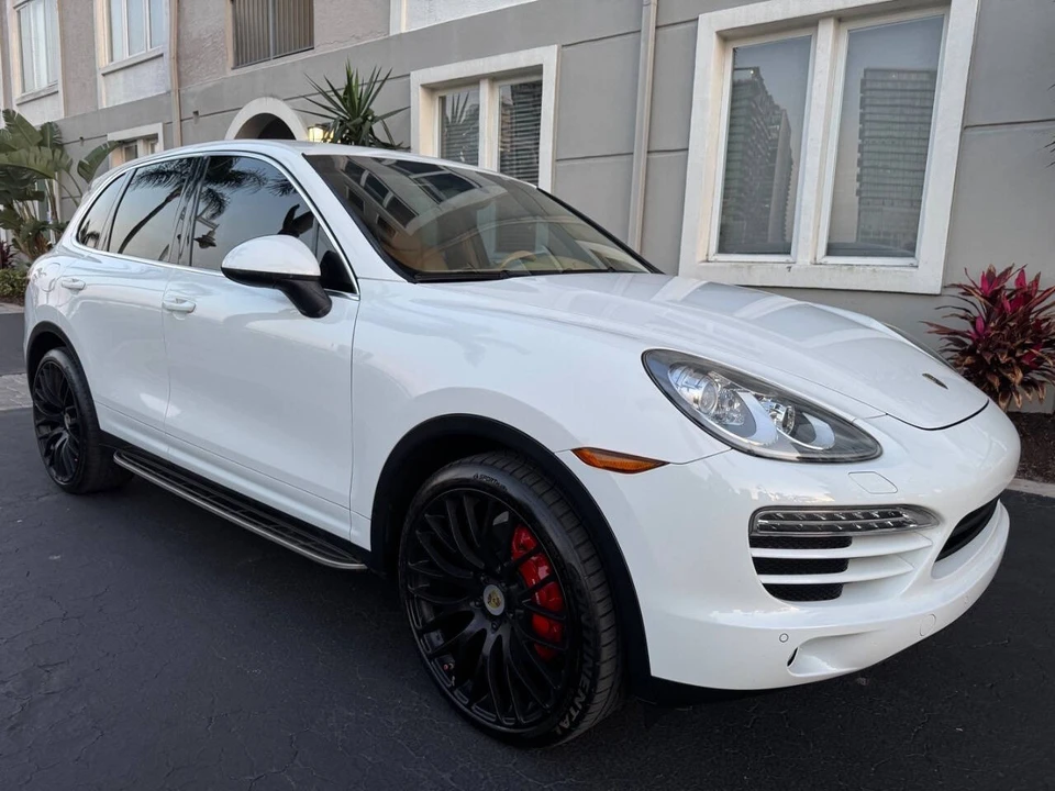 2013 Porsche 958 Cayenne - Image 10 of 21