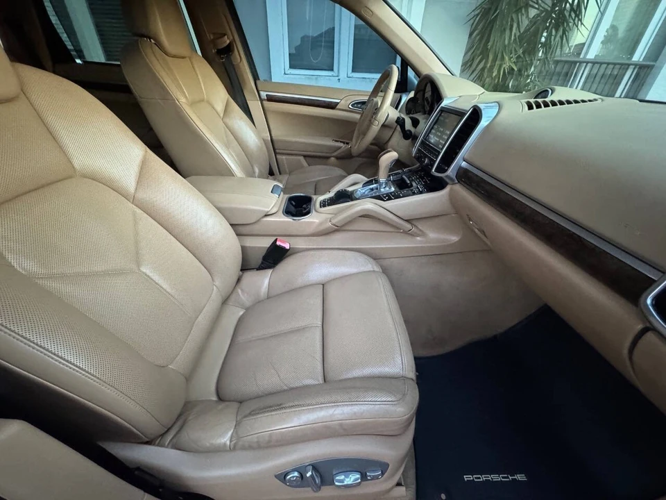 2013 Porsche 958 Cayenne - Image 20 of 21