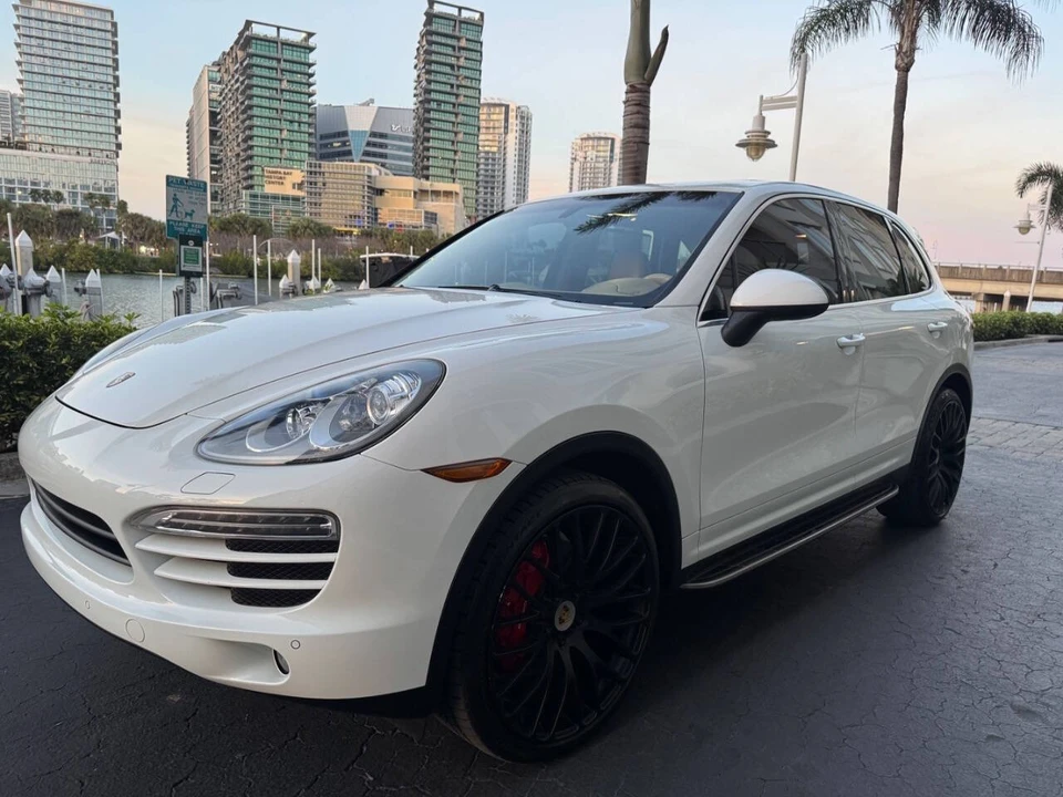 2013 Porsche 958 Cayenne - Image 2 of 21