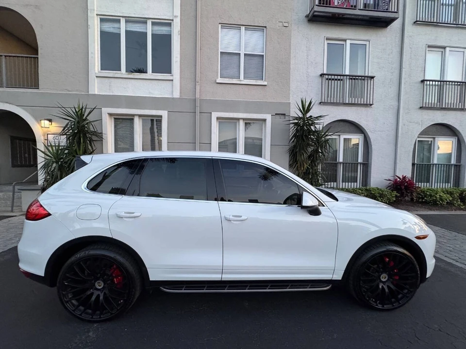 2013 Porsche 958 Cayenne - Image 9 of 21
