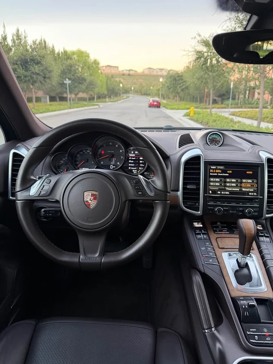 2013 Porsche 958 Cayenne - Image 14 of 19