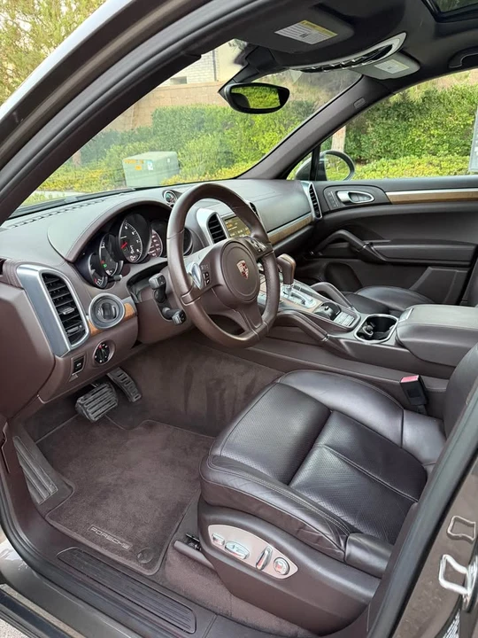 2013 Porsche 958 Cayenne - Image 9 of 19