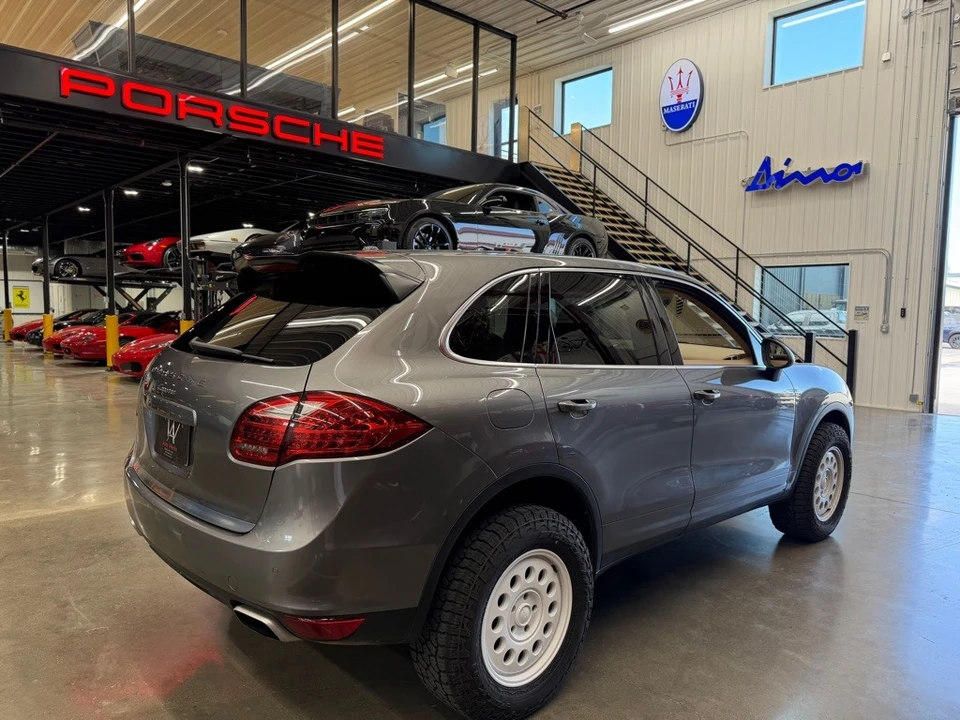 2013 Porsche 958 Cayenne - Image 2 of 11