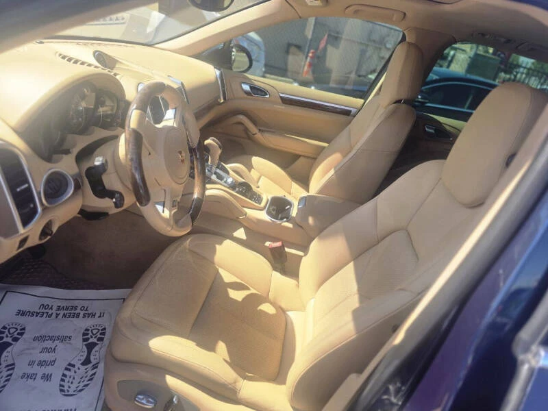 2013 Porsche 958 Cayenne - Image 2 of 2