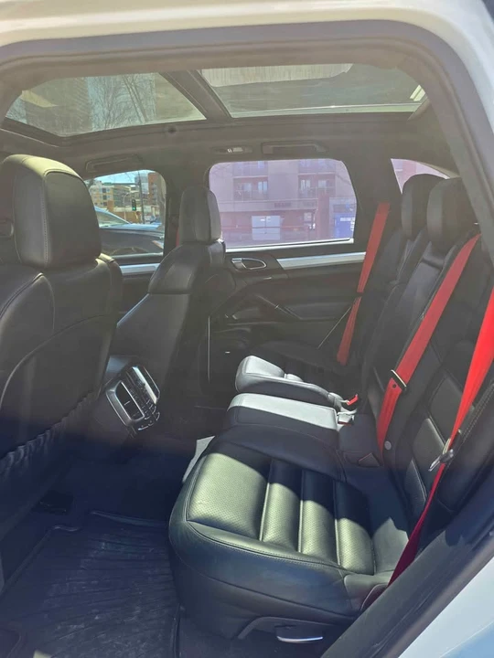 2013 Porsche 958 Cayenne Turbo - Image 7 of 8