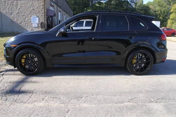 2013 Porsche 958 Cayenne Turbo - Image 2 of 7