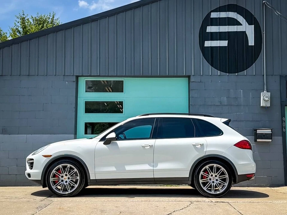2013 Porsche 958 Cayenne Turbo - Image 3 of 31