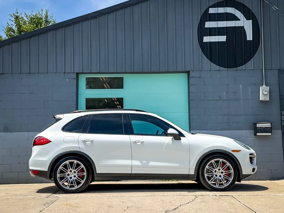 2013 Porsche 958 Cayenne Turbo - Image 10 of 31