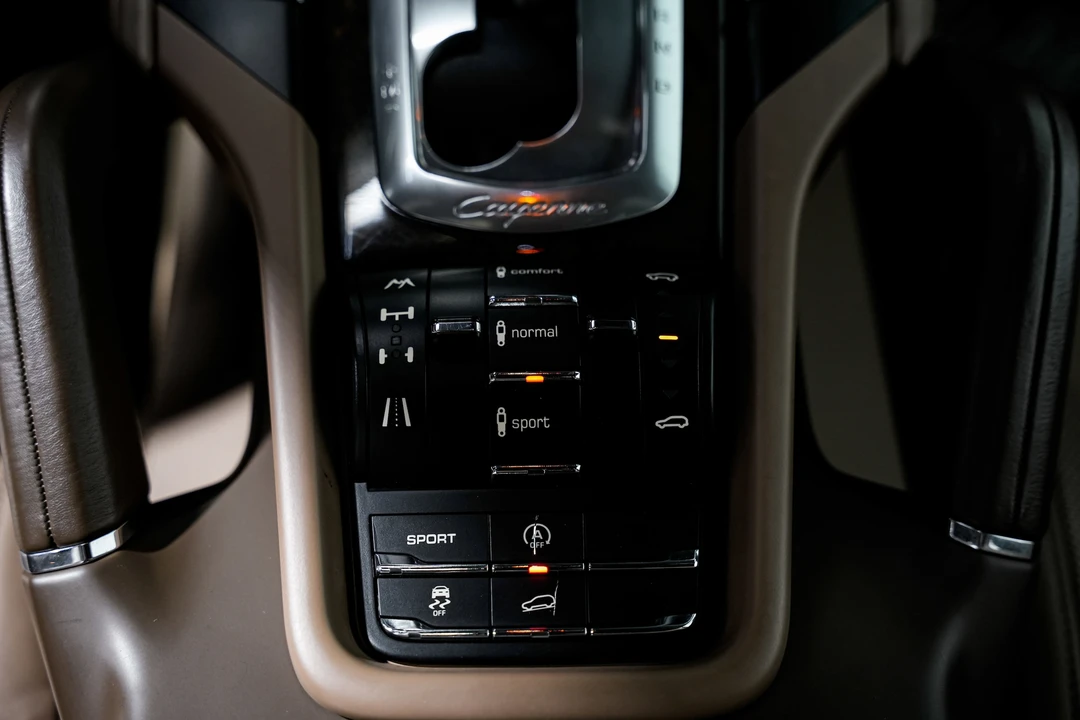 2013 Porsche 958 Cayenne Turbo - Image 16 of 31
