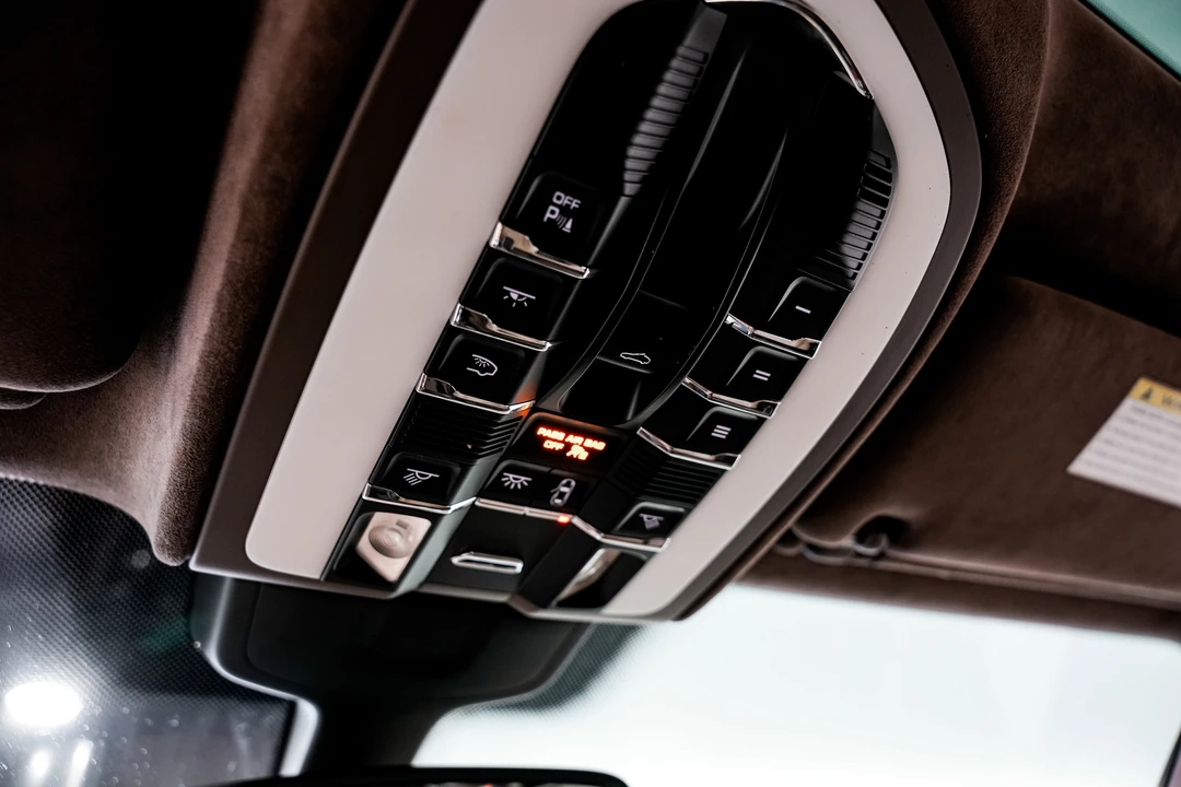 2013 Porsche 958 Cayenne Turbo - Image 12 of 31