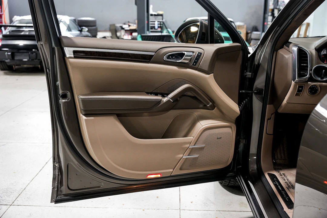 2013 Porsche 958 Cayenne Turbo - Image 24 of 31