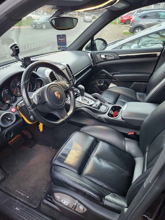 2013 Porsche 958 Cayenne Diesel - Image 4 of 10