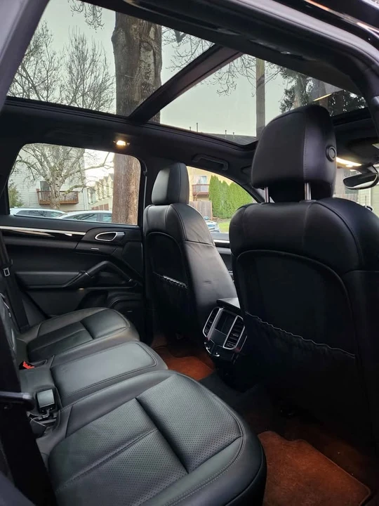 2013 Porsche 958 Cayenne Diesel - Image 6 of 10