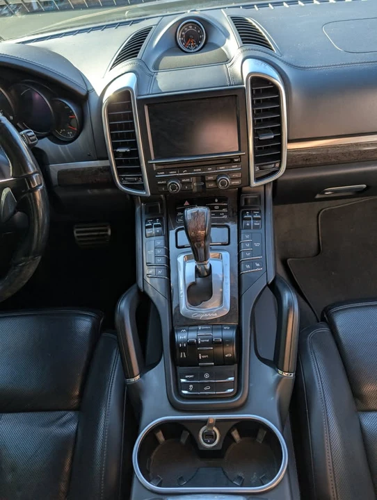 2013 Porsche 958 Cayenne Turbo - Image 10 of 19