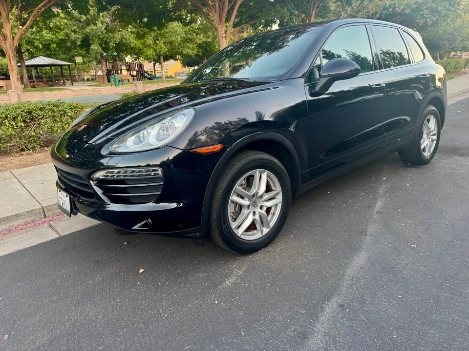 2013 Porsche 958 Cayenne Turbo - Image 2 of 12