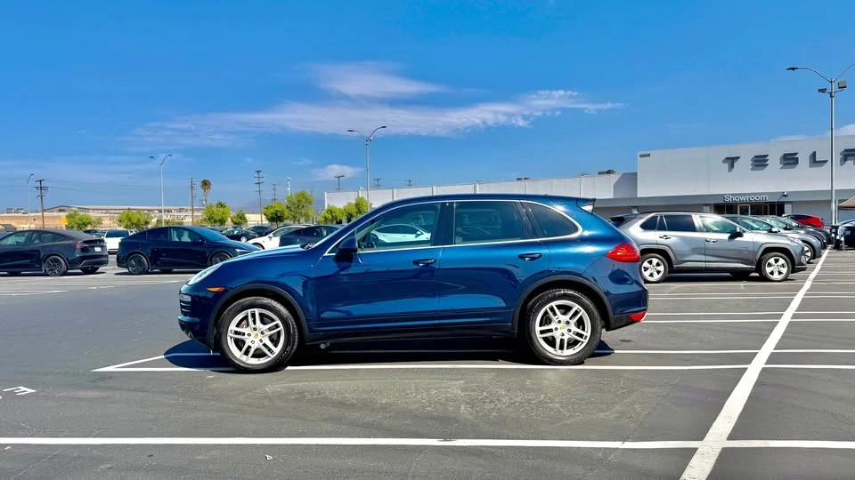 2013 Porsche 958 Cayenne Turbo - Image 2 of 13