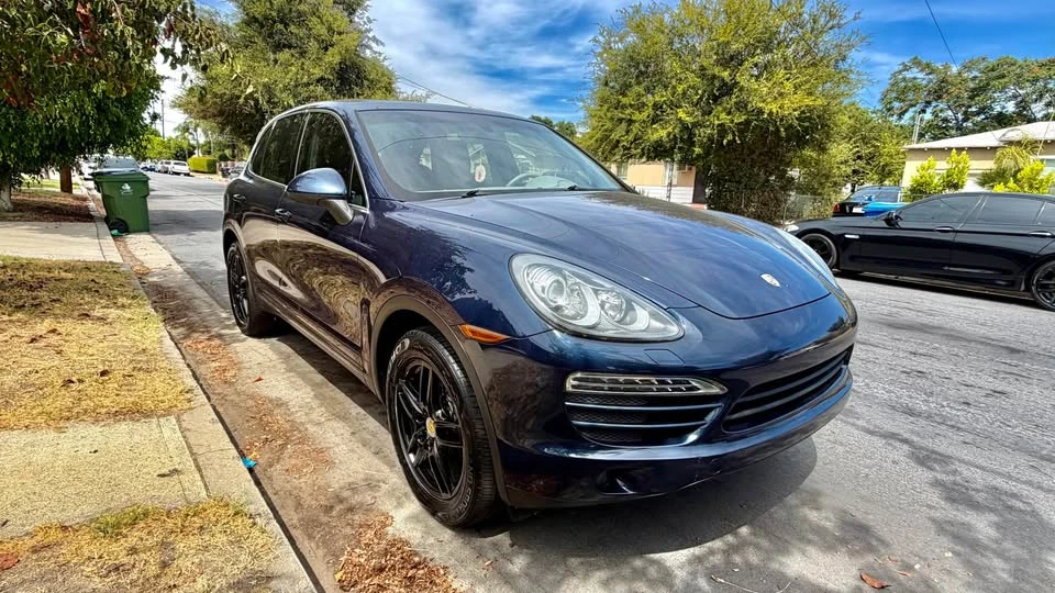 2013 Porsche 958 Cayenne Turbo - Image 2 of 16